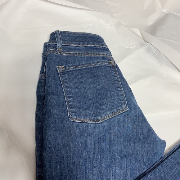 WOMEN'S LL Bean Favorite Fit Blue Jeans Size 4P - Picture 5 of 10